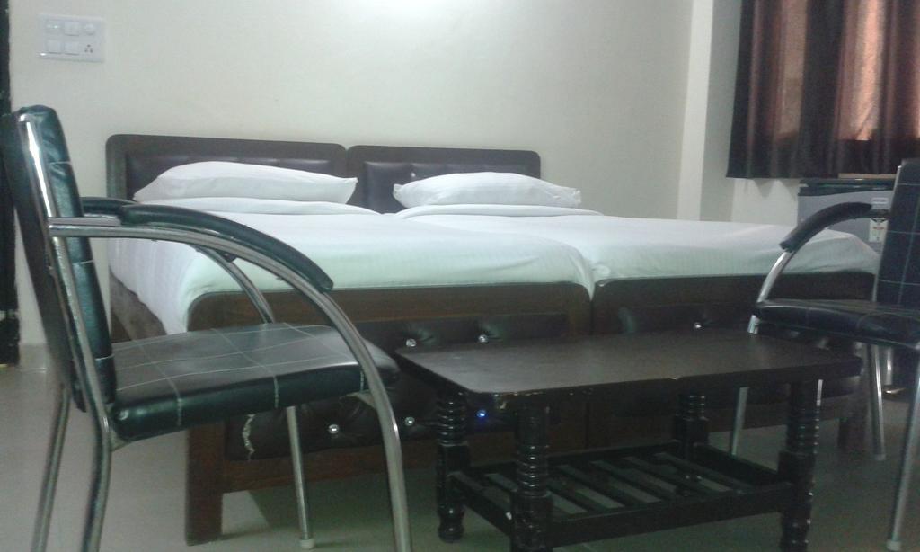 Charanpahari Hotel Nueva Delhi Habitación foto