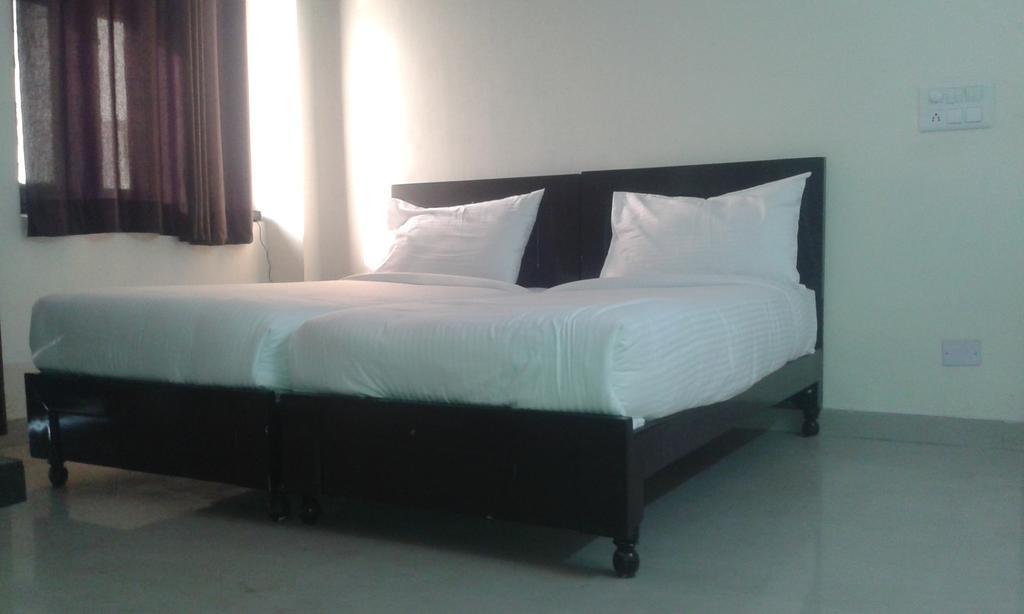 Charanpahari Hotel Nueva Delhi Habitación foto