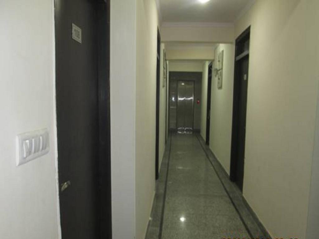 Charanpahari Hotel Nueva Delhi Exterior foto