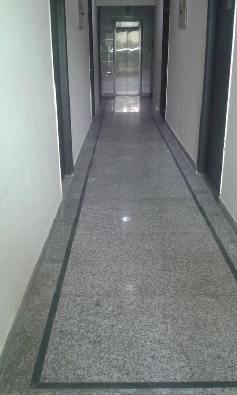 Charanpahari Hotel Nueva Delhi Exterior foto