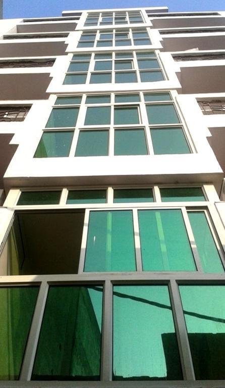 Charanpahari Hotel Nueva Delhi Exterior foto